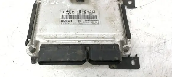 Volkswagen Bora Engine control unit/module 038906019KH 1039S01971 0281011195