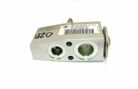 Ford Kuga II Air conditioning (A/C) expansion valve DV6N19849AA
