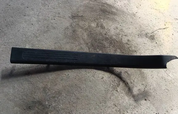 Dodge RAM Front sill trim cover 6BM81TX7AB