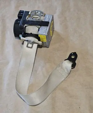 Mercedes-Benz SL R230 Front seatbelt 2308600485 A2308600485 A23086004858J17