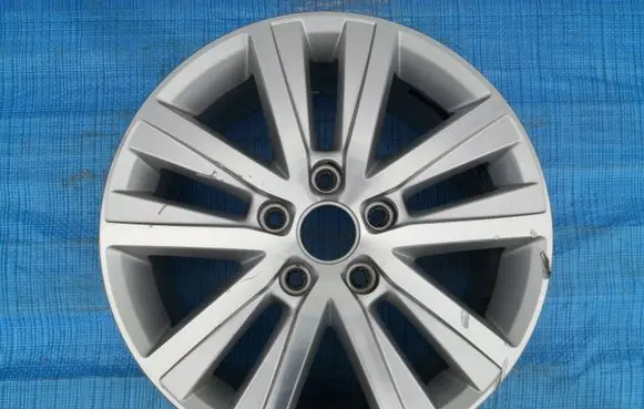 Volkswagen Multivan T6 R17 alloy rim 7E0601025E
