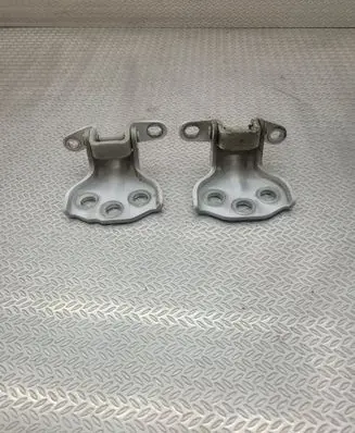 MG ZS Front door hinge set 