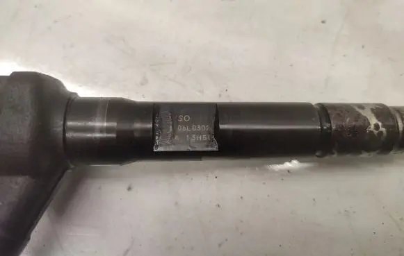 Mazda 6 Fuel injector R2AA13H50