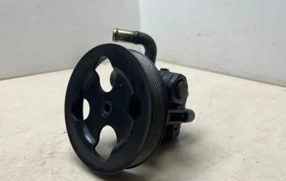 Suzuki Liana Power steering pump