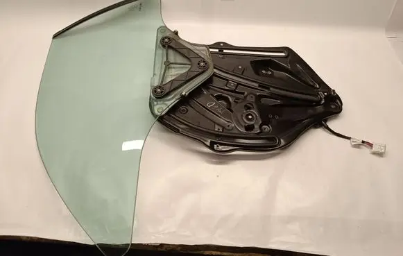 Mercedes-Benz E A207 Rear window lifting mechanism without motor A2076701603 43R00050