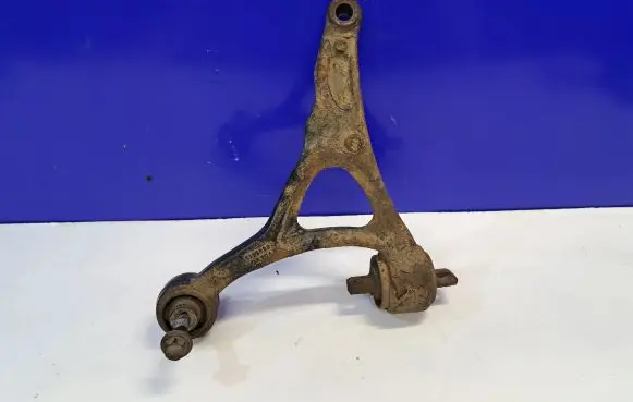 Volvo XC90 Front lower control arm/wishbone 8646813 36050809