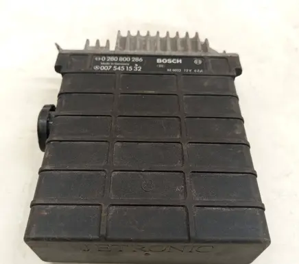 Mercedes-Benz E W124 Engine control unit/module 0075451532 A0075451532 0280800286