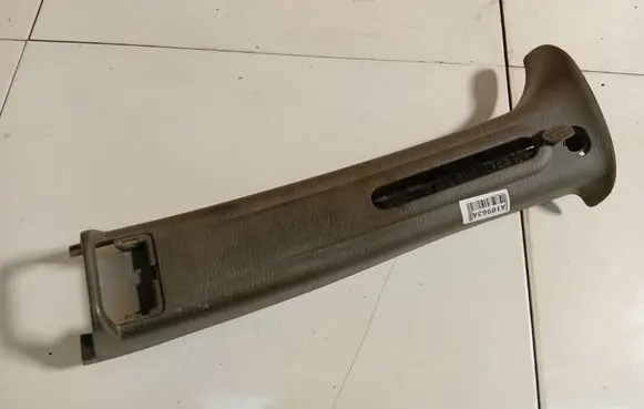 Chrysler Voyager (B) pillar trim (top) 0UA53TRMAB