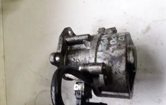 Renault Megane II Vacuum pump