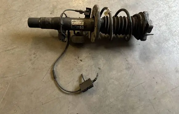 BMW 3 G20 G21 Front shock absorber/damper 6895054