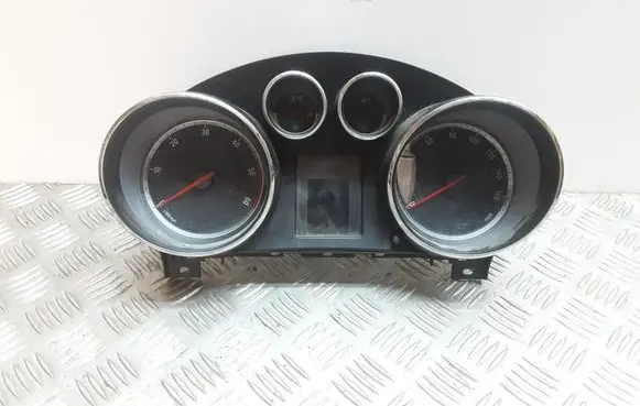 Opel Insignia A Speedometer (instrument cluster) 12844136