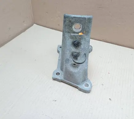 Dodge Nitro Engine mounting bracket 