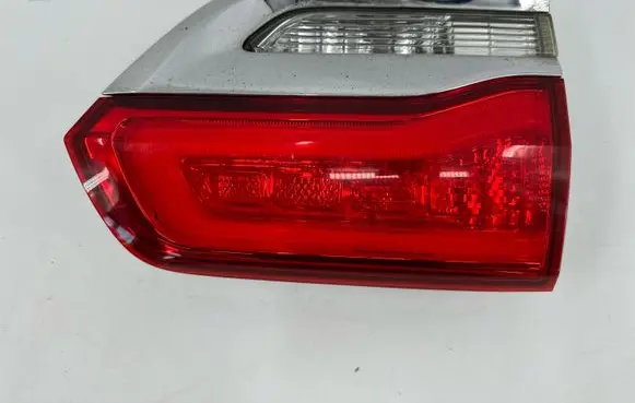 Jeep Grand Cherokee Tailgate rear/tail lights P68110047AC