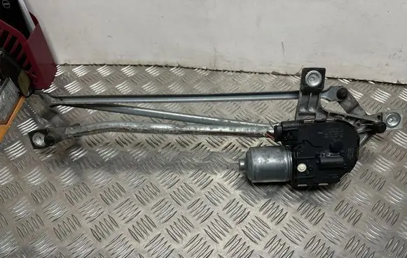 Volvo XC60 Front wiper linkage and motor 30753514