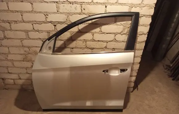 Hyundai Tucson TL Front door
