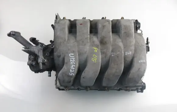 Audi Q7 4L Intake manifold 70073300 079133185AC