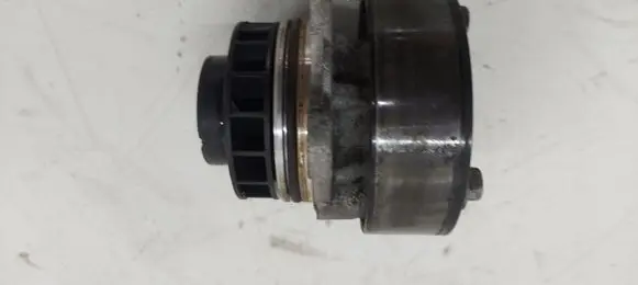Renault Trafic III (X82) Water pump 210516513R