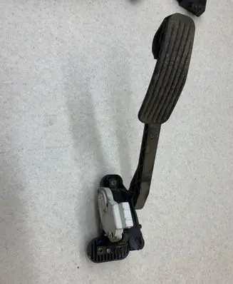 Volvo XC70 Accelerator throttle pedal 6PV00853712 30683516
