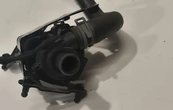Audi A7 S7 4G Electric auxiliary coolant/water pump 4G0133567B