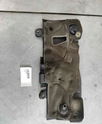 Engine cover (trim)