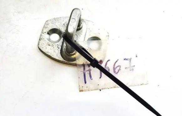 Toyota Corolla E120 E130 Front door lock loop/hook striker 