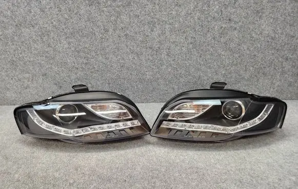 Audi A4 S4 B7 8E 8H Headlights/headlamps set LHHU286SCZ LHHU286