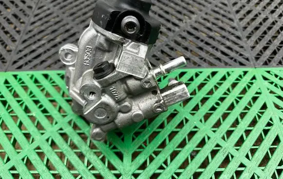 BMW 3 G20 G21 Fuel injection high pressure pump 8579230 0445010775