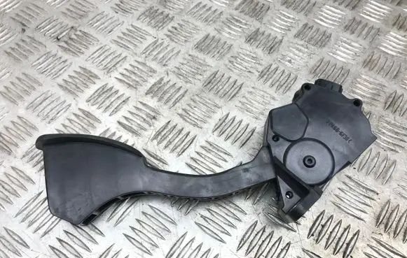 Toyota Prius (XW50) Accelerator throttle pedal 7811047030