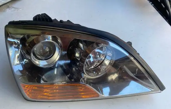 KIA Sorento Headlight/headlamp 02A0110 2125 0137