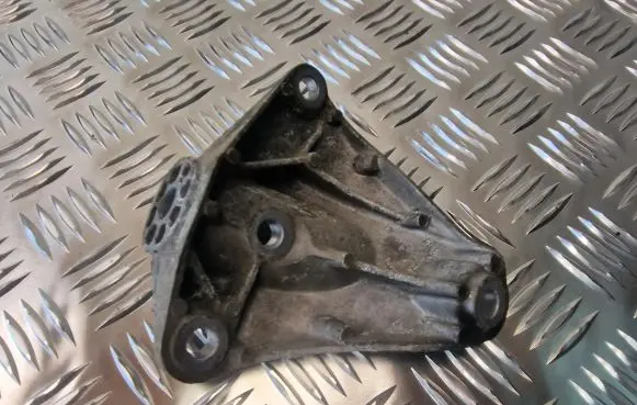 Audi A8 S8 D3 4E Gearbox mounting bracket 4E0399114BH