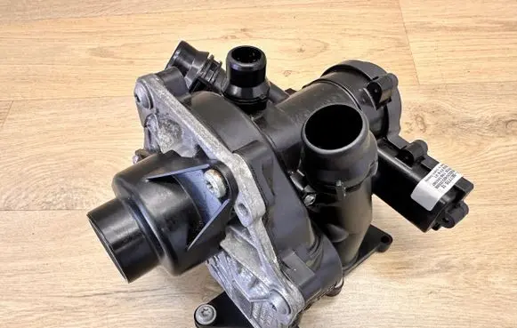Audi A4 S4 B9 8W Water pump 06L121111H 06L121012A