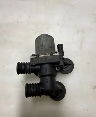 BMW 3 E46 Coolant heater control valve 8369805 147412144 118627