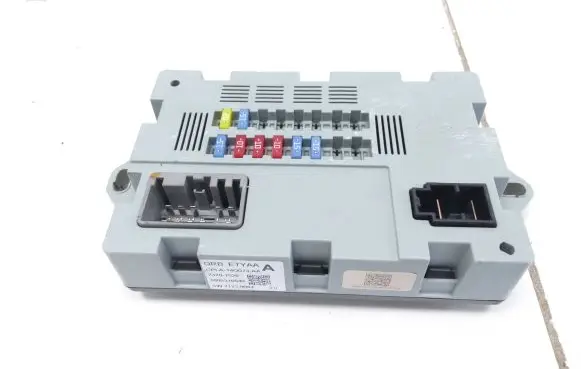 Land Rover Discovery Sport Fuse module CPLA14Q073AA
