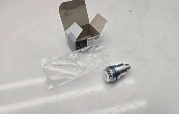 Mercedes-Benz Sprinter W906 Oil pressure sensor A0019905317 20260216
