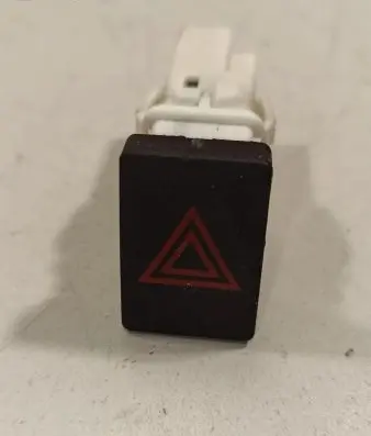 Nissan Qashqai Hazard light switch 0H010