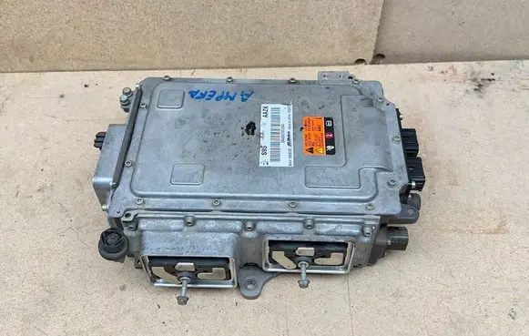Voltage converter inverter