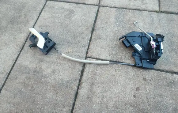 KIA Stonic Rear door lock 81410-H8010
