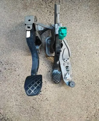 Volkswagen Transporter - Caravelle T5 Pedal assembly 7H1721057B 7H17210596