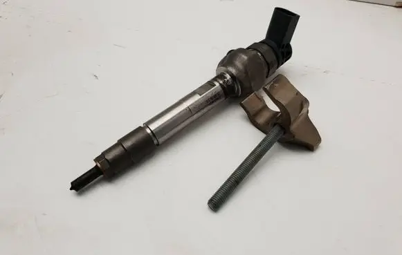 BMW 1 F20 F21 Fuel injector 8511630