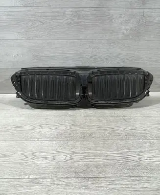 BMW 5 G30 G31 G38 Front grill 18715610 187156 7474368