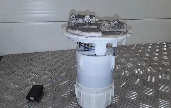 Peugeot 208 In-tank fuel pump 9674466680