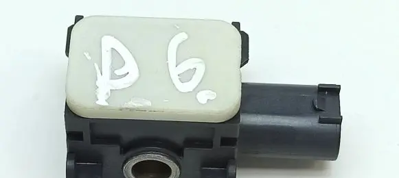 Jeep Grand Cherokee (WK) Airbag deployment crash/impact sensor 04896083AA 190208 801135