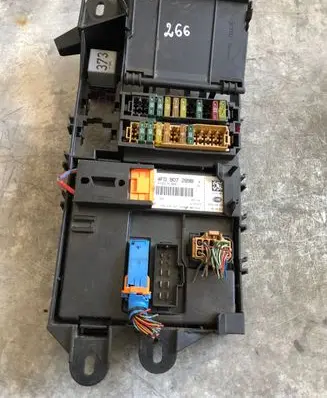 Audi A6 S6 C6 4F Fuse box set 4F0907289B 4F0910289B 5DK008763