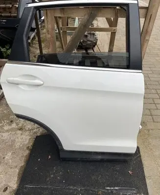 Honda CR-V Rear door