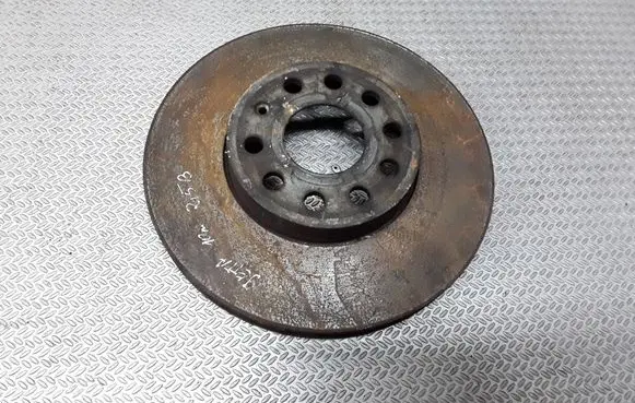 Volkswagen Jetta VI Front brake disc