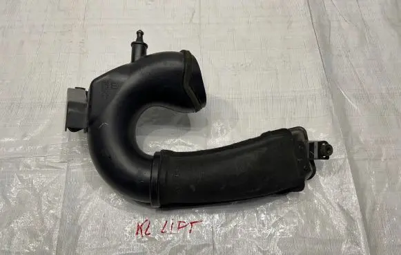 Jeep Cherokee Air intake duct part 68285605AB