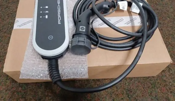 Porsche Cayenne (9Y0 9Y3) Battery charger (optional) 9Y0971675AK