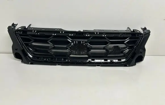 Seat Ibiza V (KJ) Front bumper upper radiator grill 6F0853654E