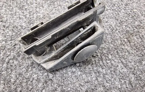 Land Rover Discovery 5 Other engine bay part