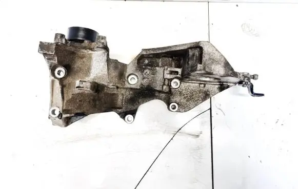 Engine mounting bracket